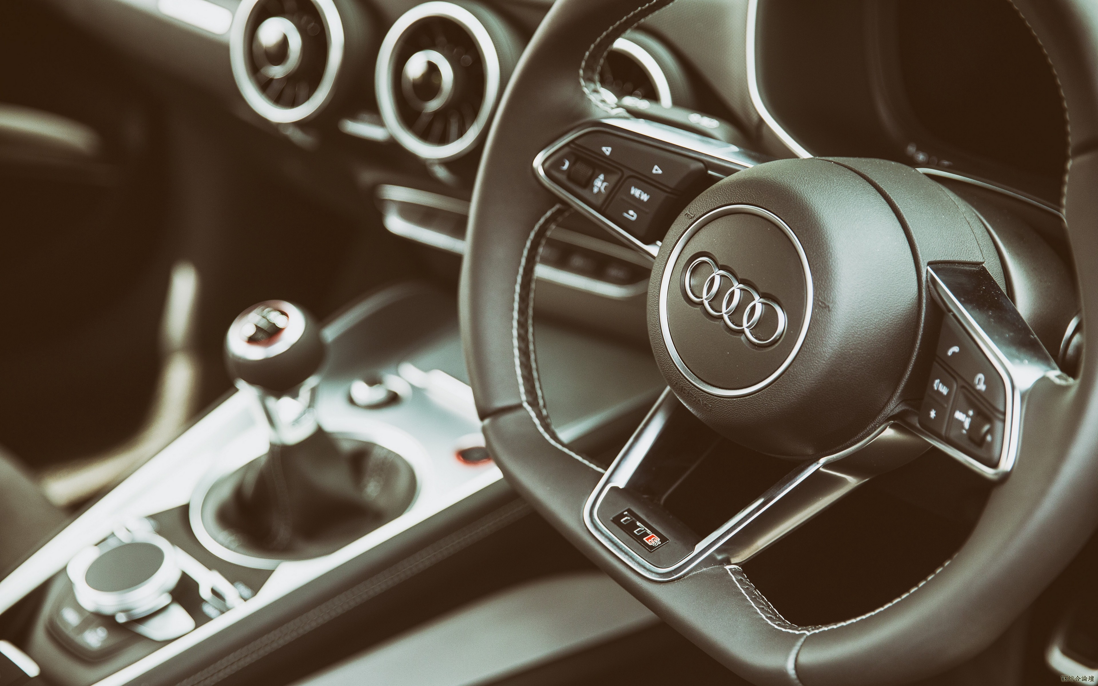 audi_tts_steering_wheel_interior_106205_3840x2400.jpg