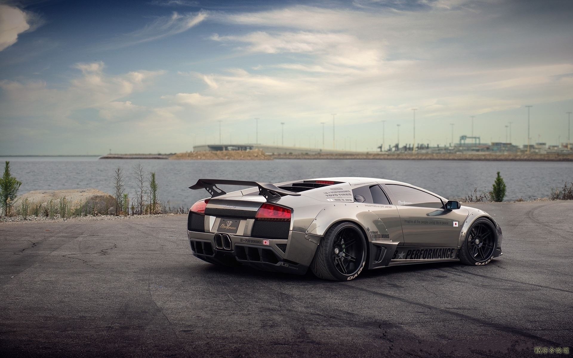 lamborghini_murcielago_sports_car_stylish_76875_1920x1200.jpg