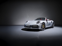 絕對性能標竿：全新 Porsche 911 Turbo S 全球首演！