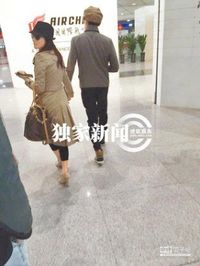 伊能靜高調再婚 小哈利隨行